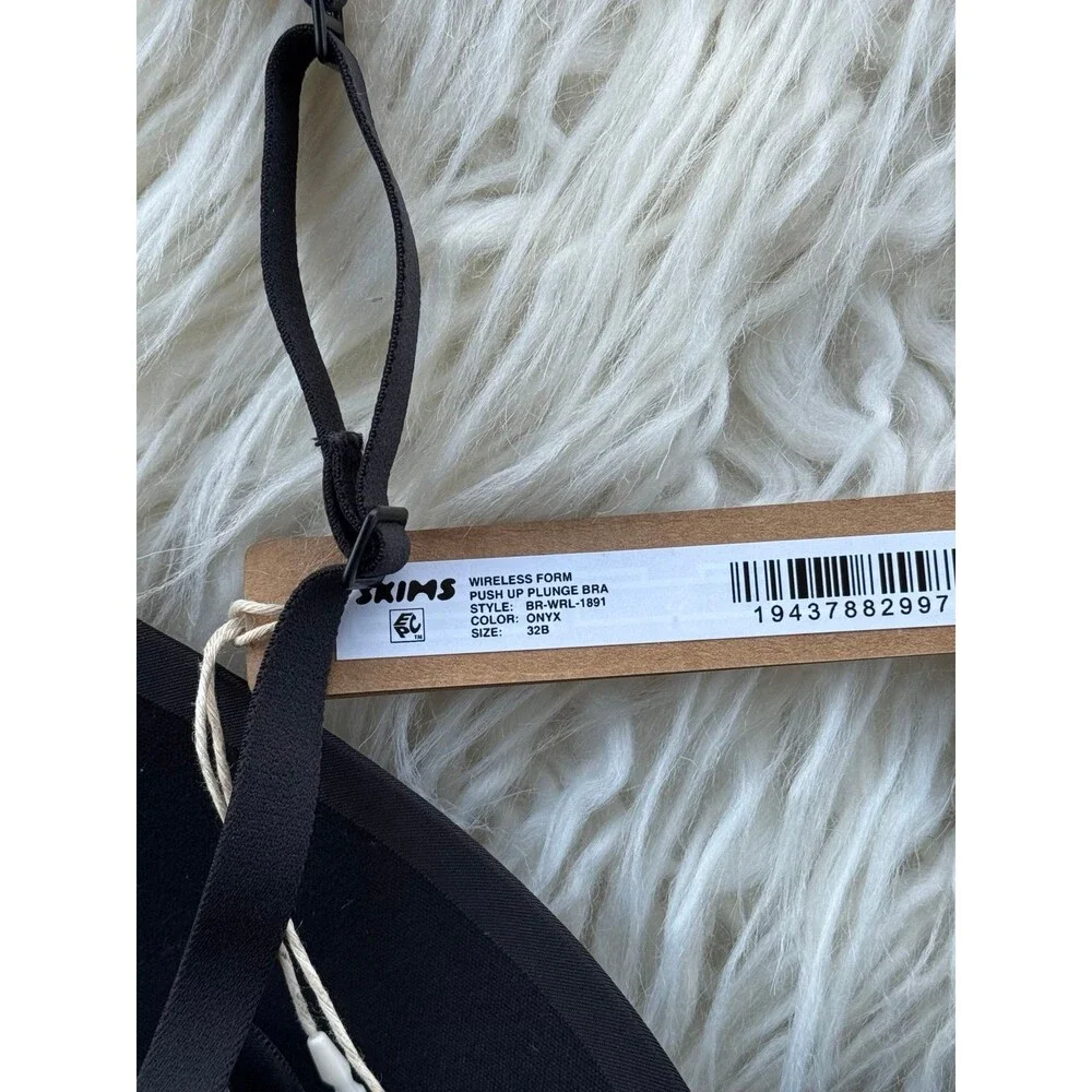Skims Wireless Form Pushup Plunge Bra Onyx Size 32B - Picture 6 of 6